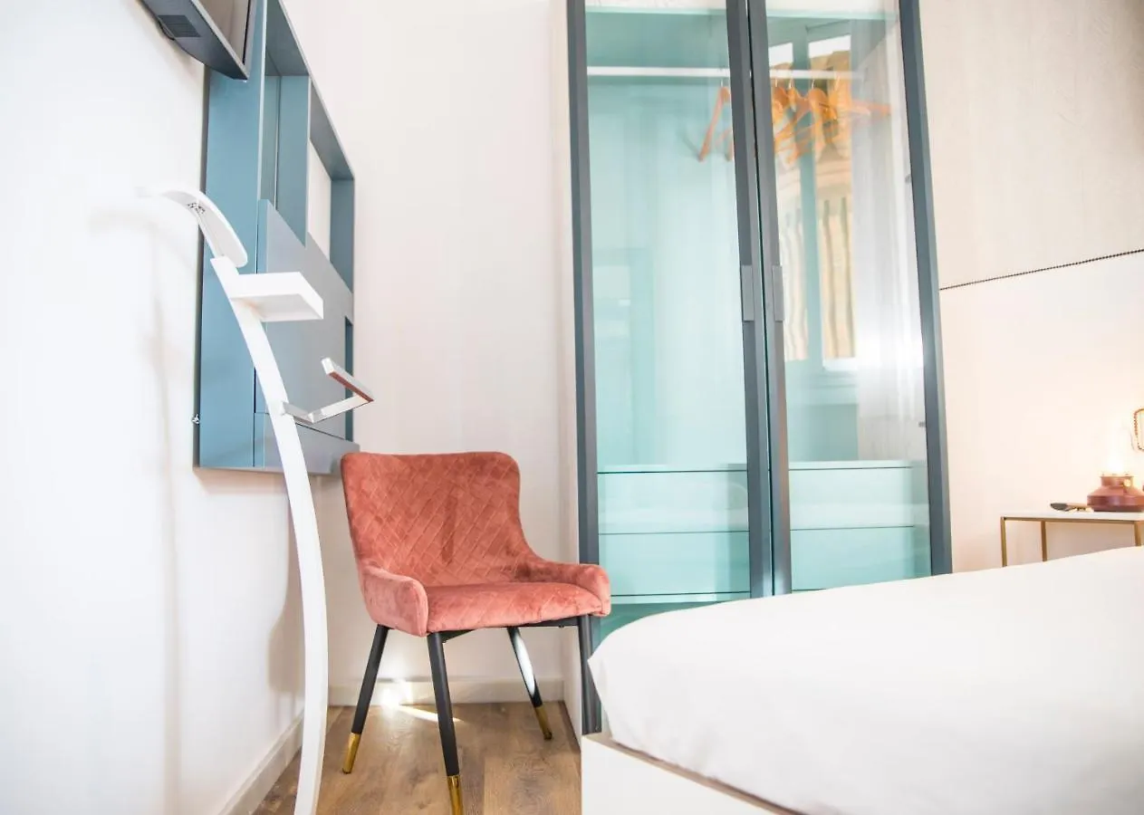 Apartment Popeye Suite: Puerto Marina Island Retreat with Rooftop Pool Benalmadena