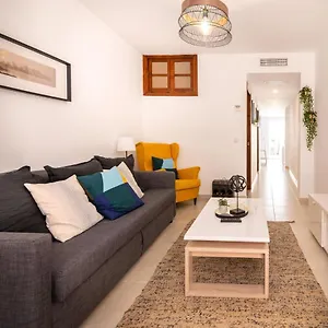 Lovely Cozy 2-bedroom Residential With Patio Сasa de vacaciones