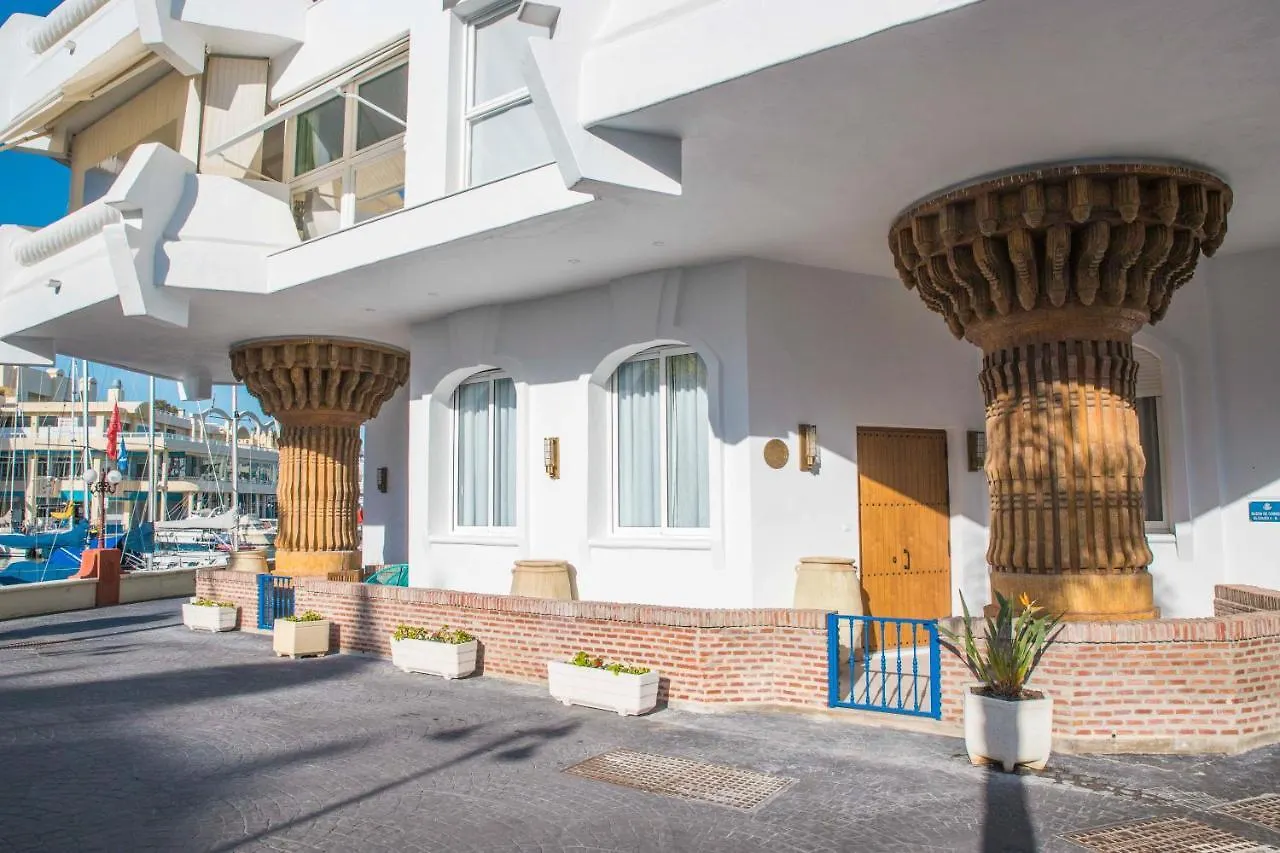 Popeye Suite: Puerto Marina Island Retreat with Rooftop Pool Benalmadena Apartment