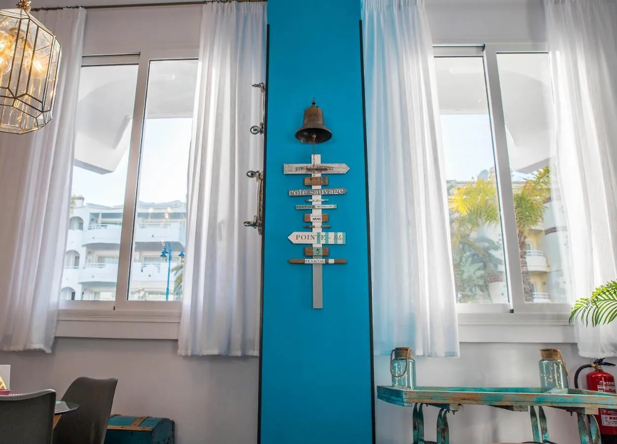 Apartment Popeye Suite: Puerto Marina Island Retreat with Rooftop Pool Benalmadena Spain