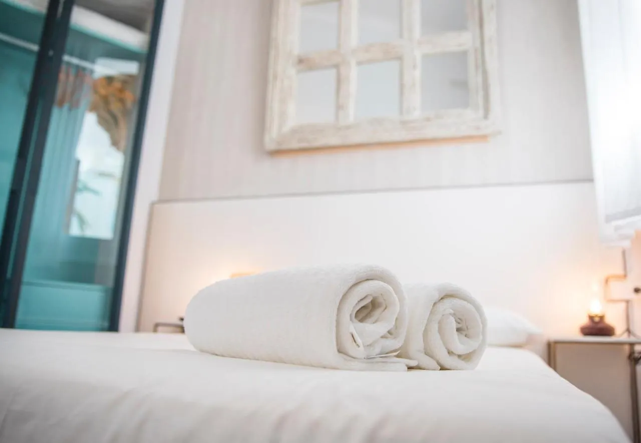 Popeye Suite: Puerto Marina Island Retreat with Rooftop Pool Benalmadena 0*,  Spain