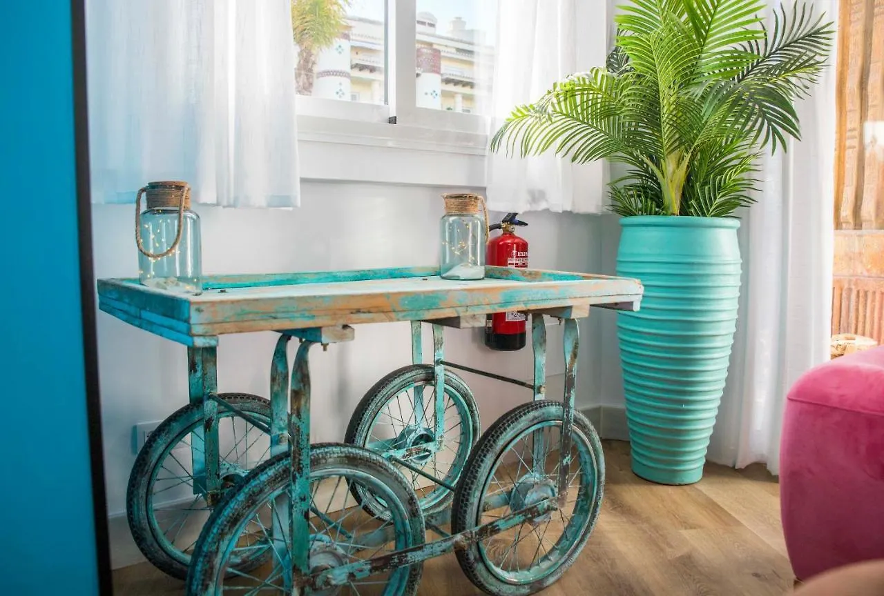 Popeye Suite: Puerto Marina Island Retreat with Rooftop Pool Benalmadena 0*,