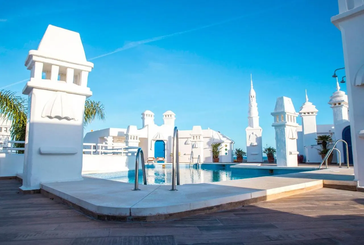 Apartment Popeye Suite: Puerto Marina Island Retreat with Rooftop Pool Benalmadena